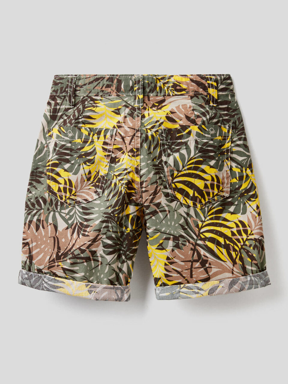 Leaf print bermudas with turn-up image number 2