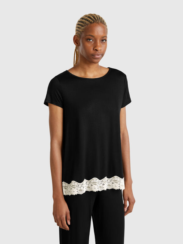 Short sleeve top with lace details Women