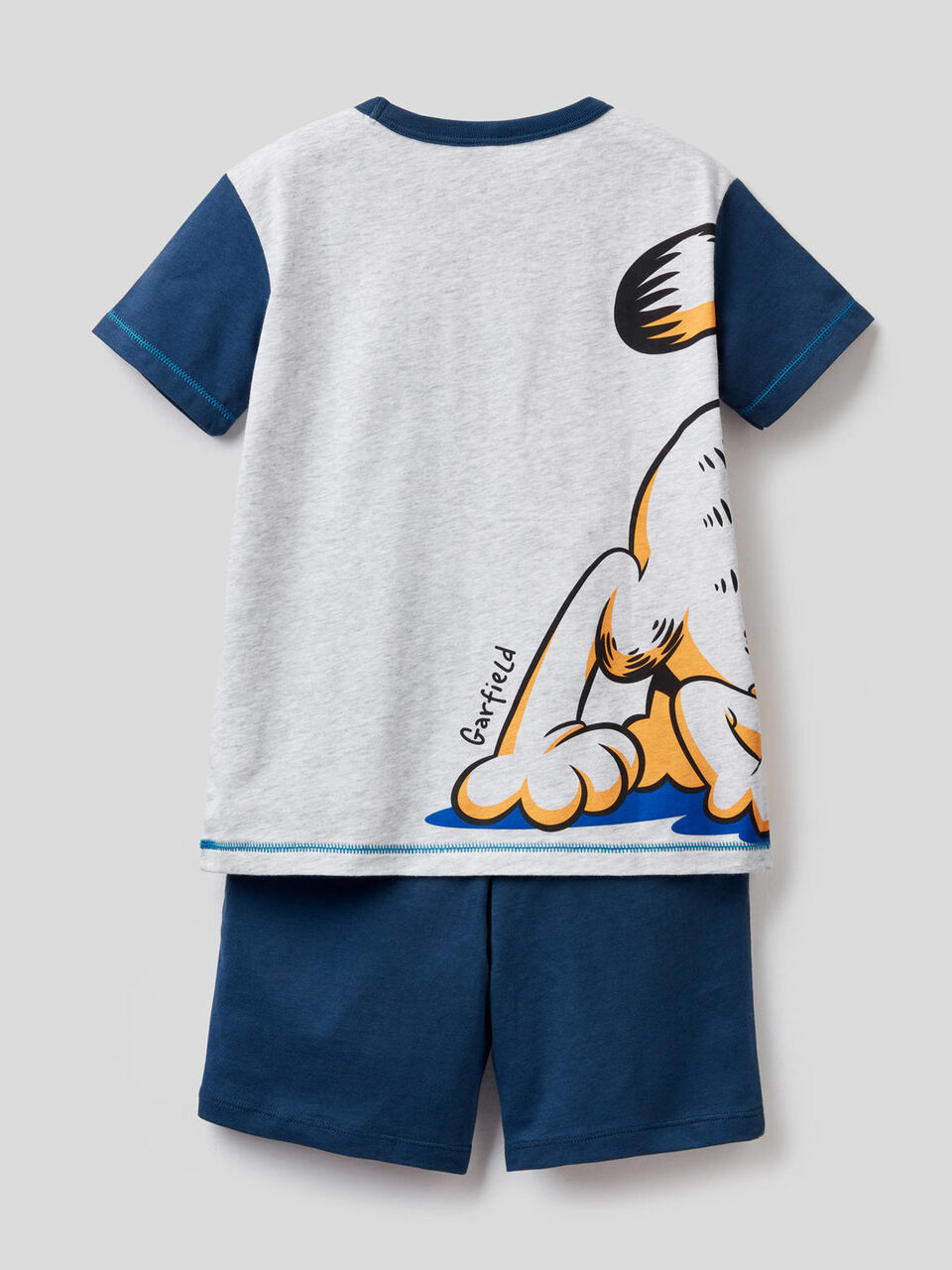 Short pyjamas with Garfield print image number 2