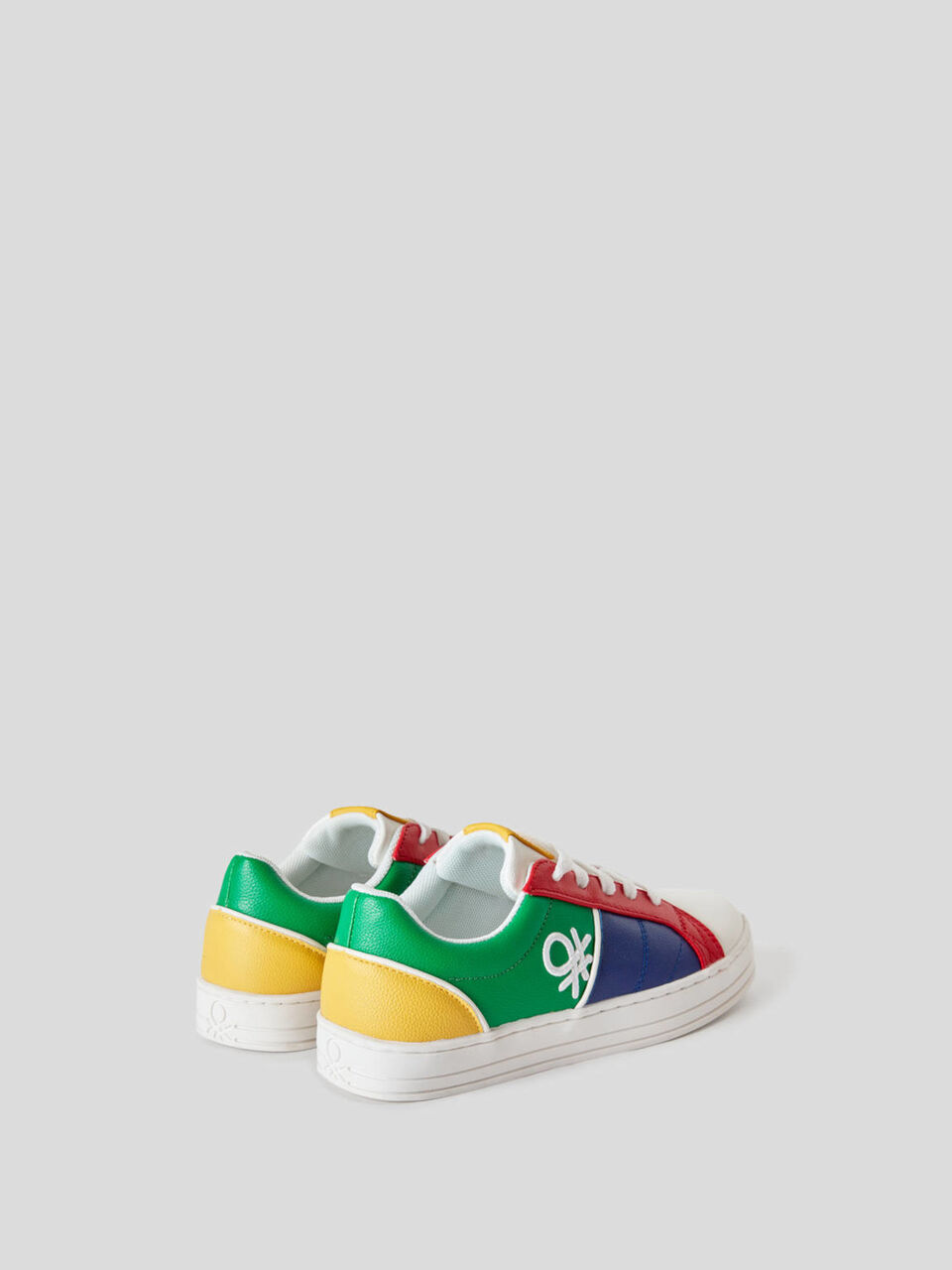 Low-top sneakers image number 2