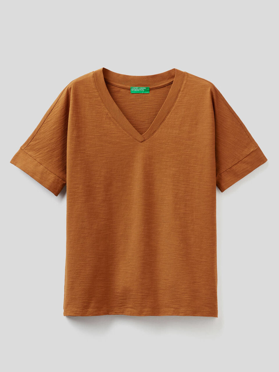 100% cotton t-shirt with V-neck image number 1