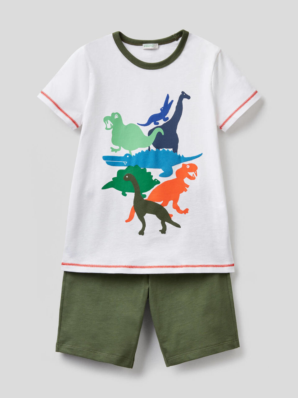 Cotton pyjamas with bermudas and t-shirt image number 1