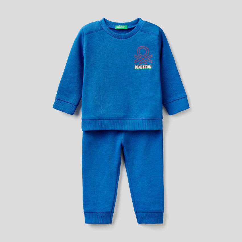sweat tracksuit