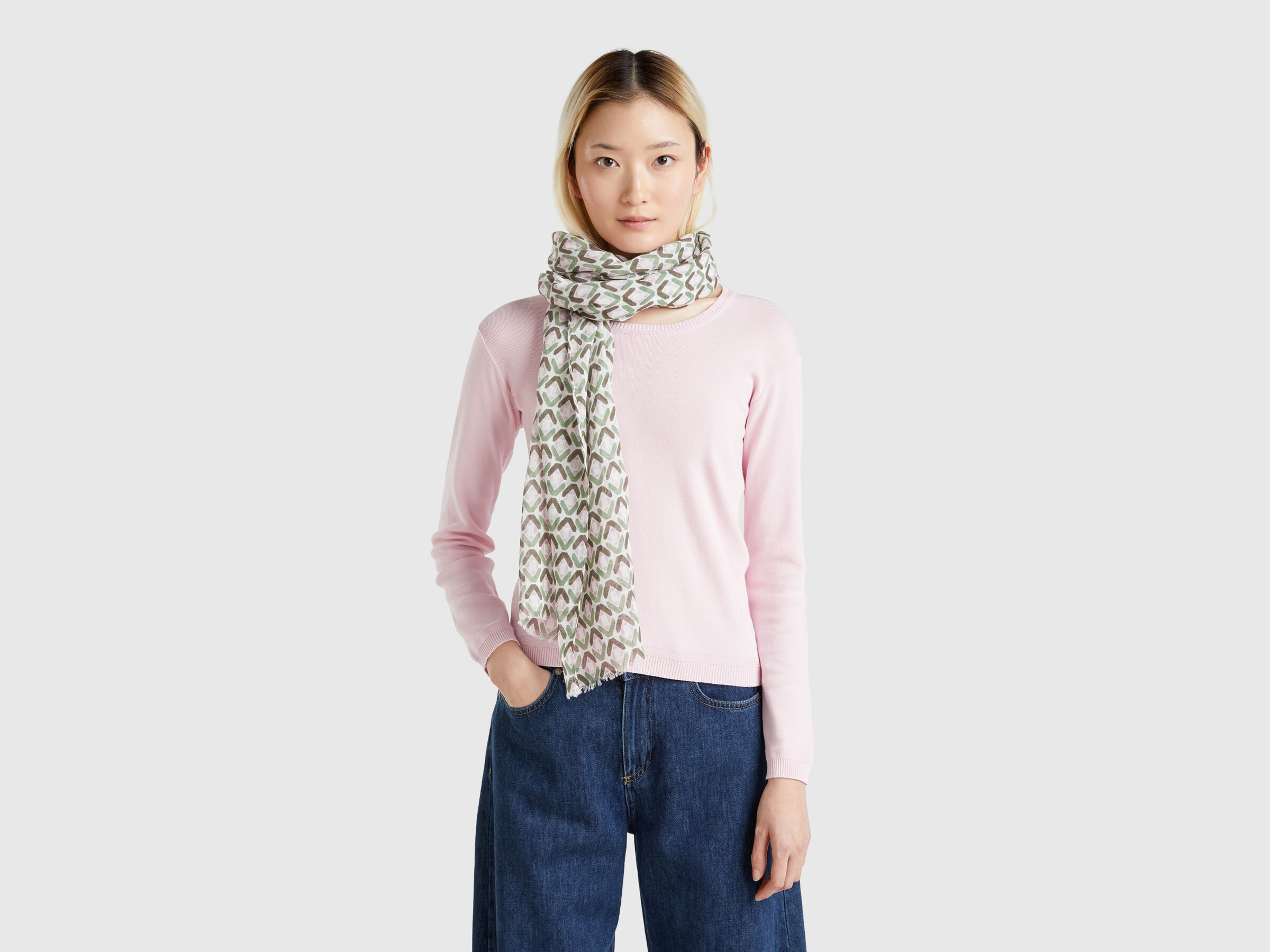 SCARF Women image number 2
