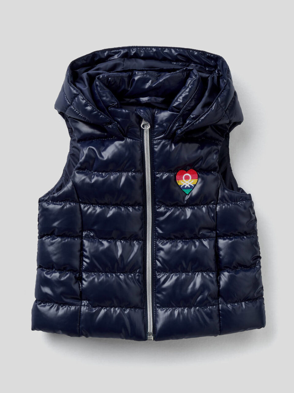 Sleeveless jacket with hood image number 1