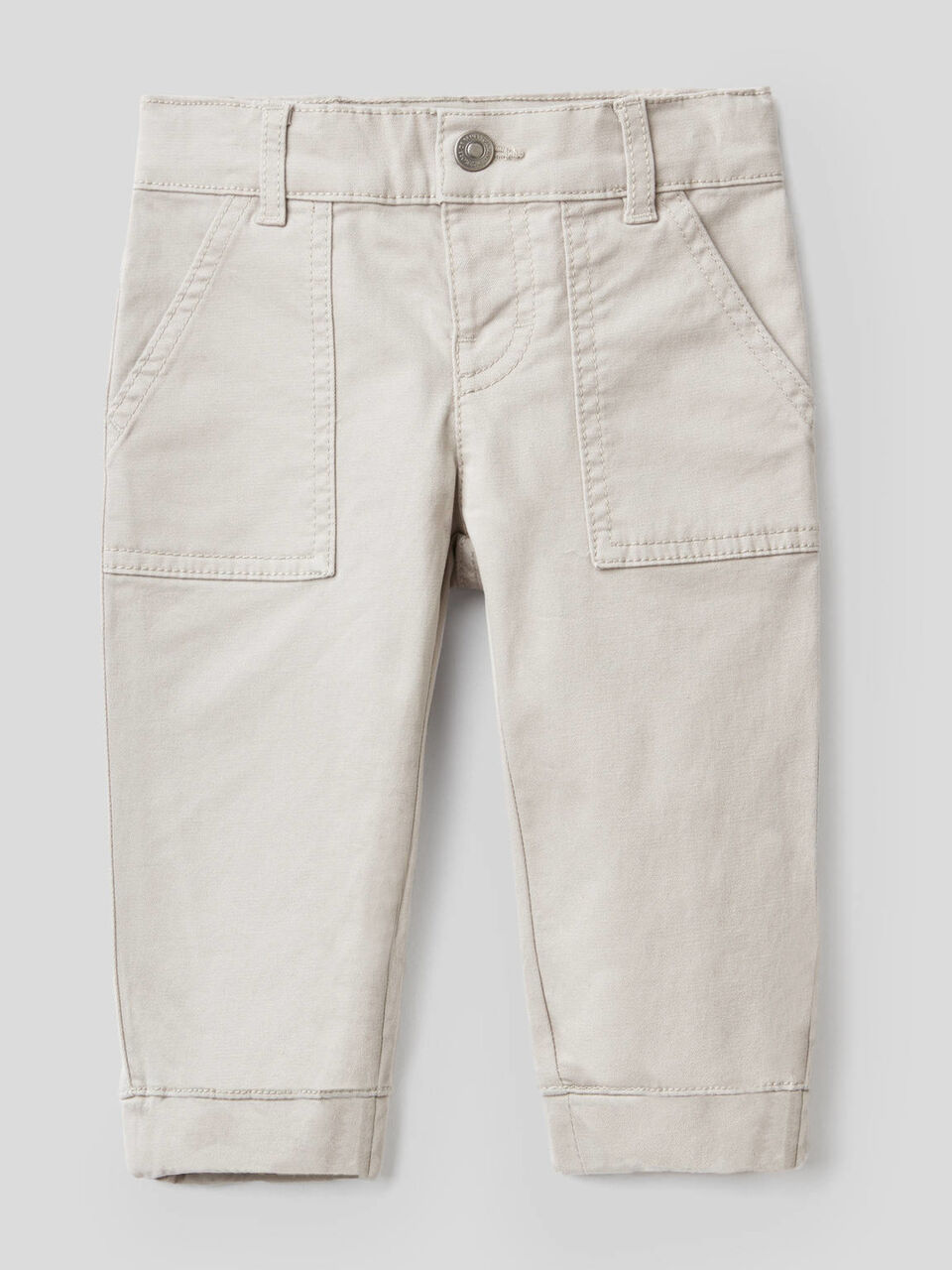 Trousers with maxi pockets image number 1