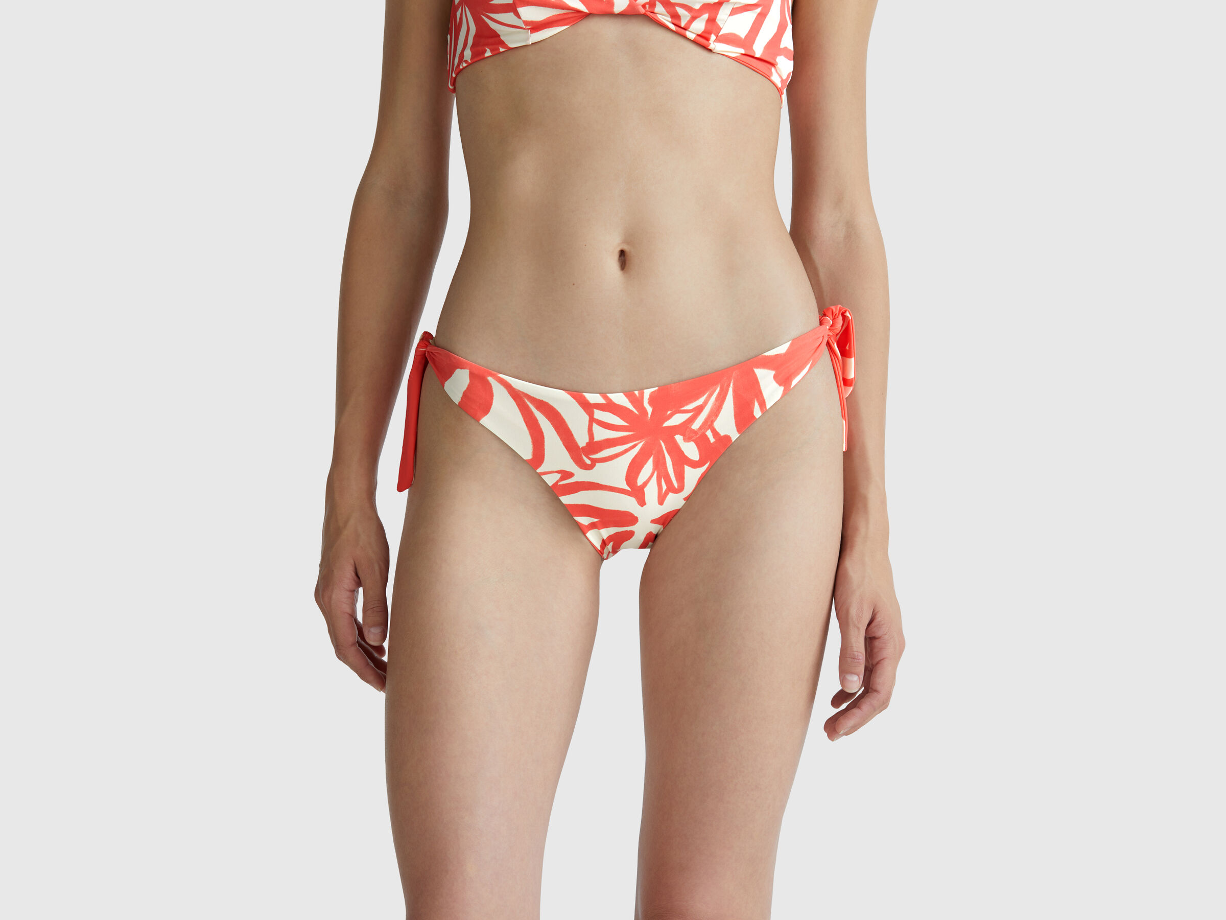SWIMMING BRIEFS Women image number 0