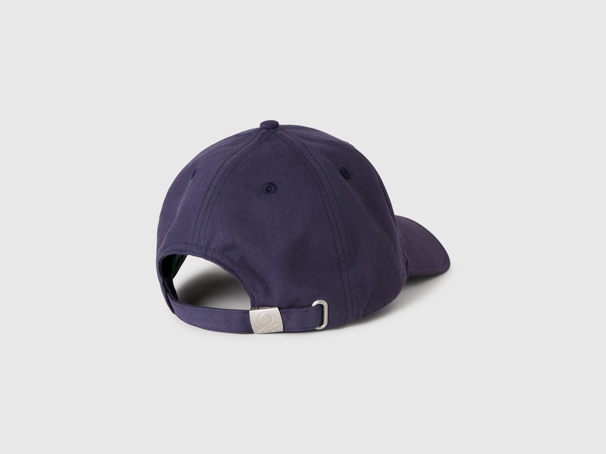 HAT Men image number 1