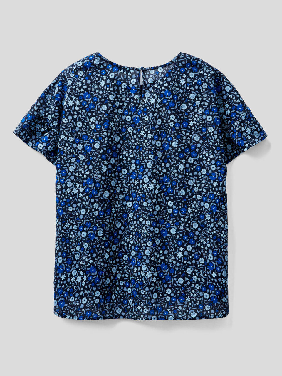 Blouse with frill sleeve image number 2