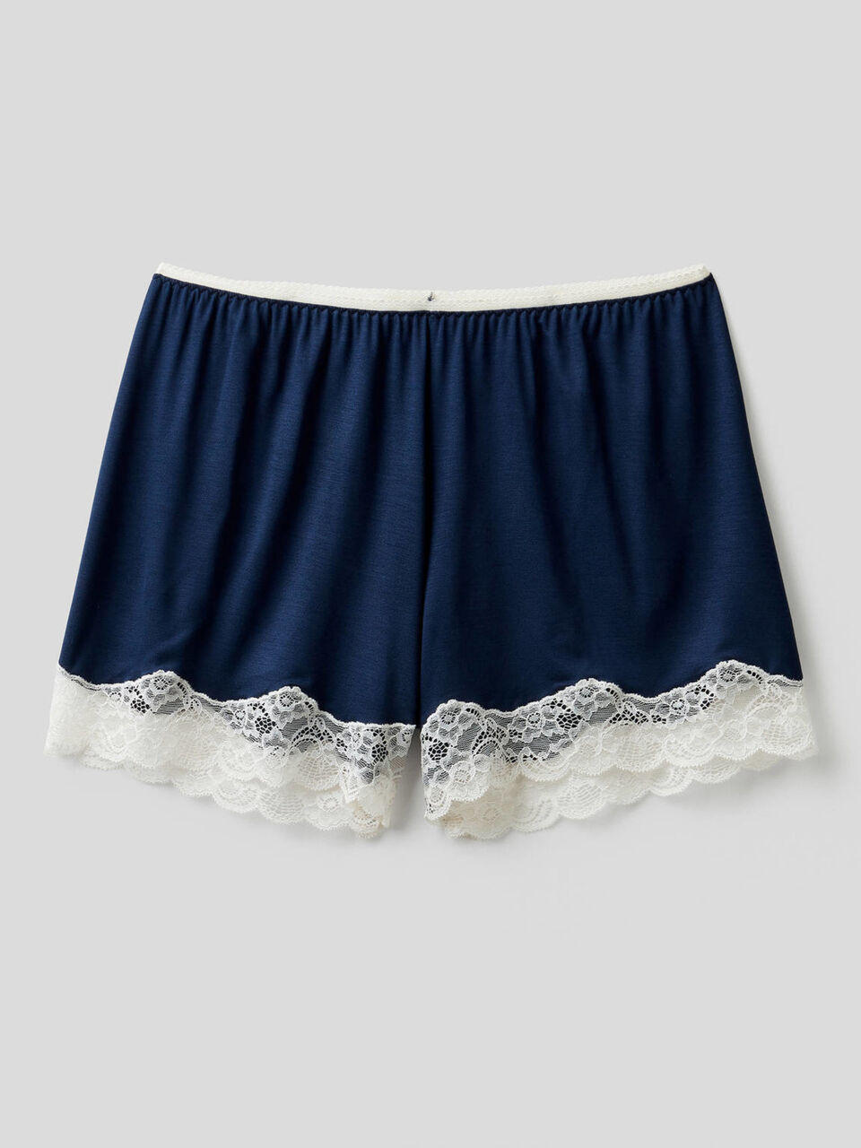 Lace shorts image number 1