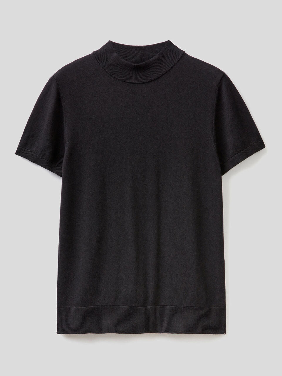 Short sleeve turtleneck sweater image number 1