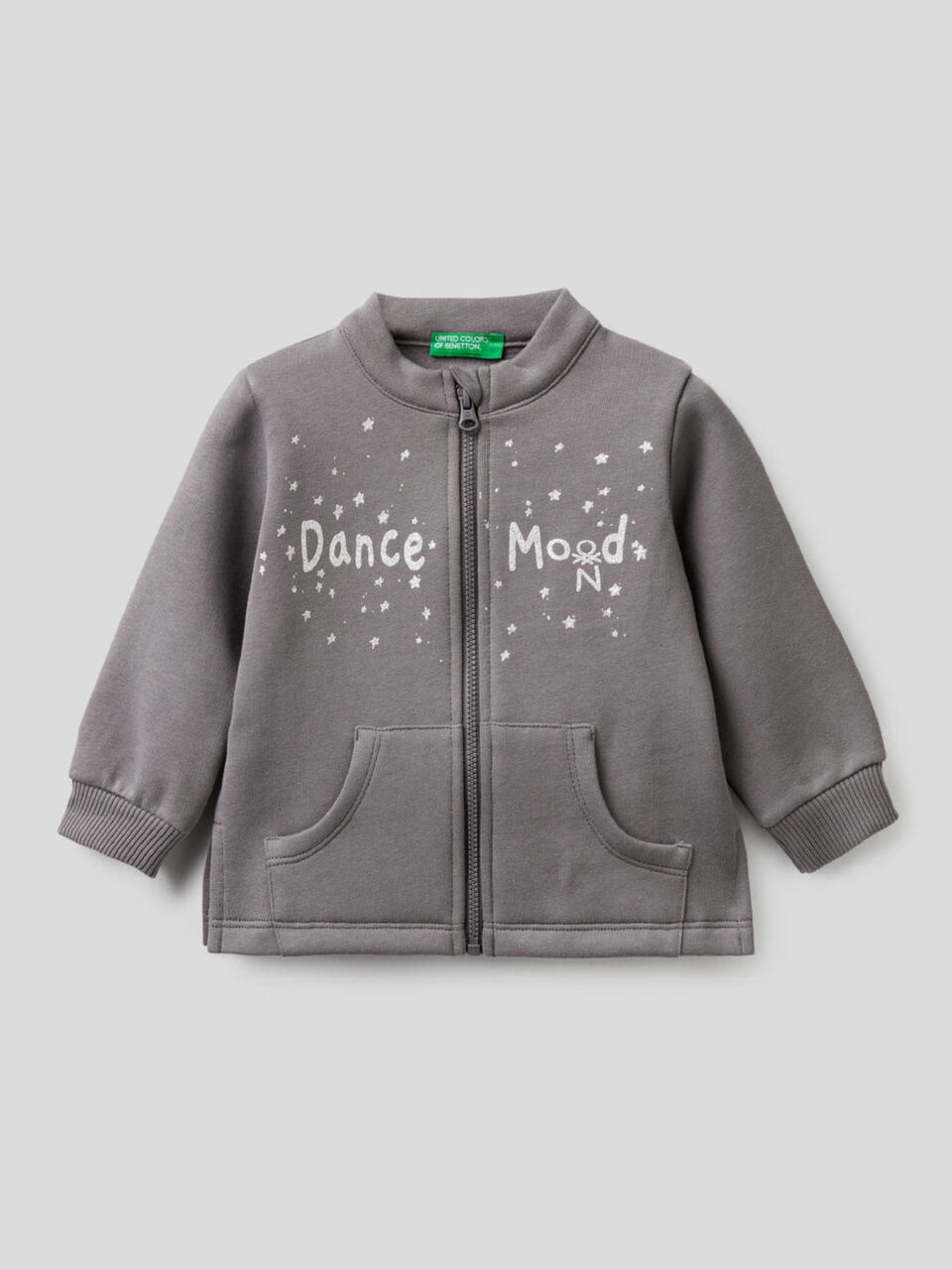 Sweatshirt with zip and front pockets image number 1