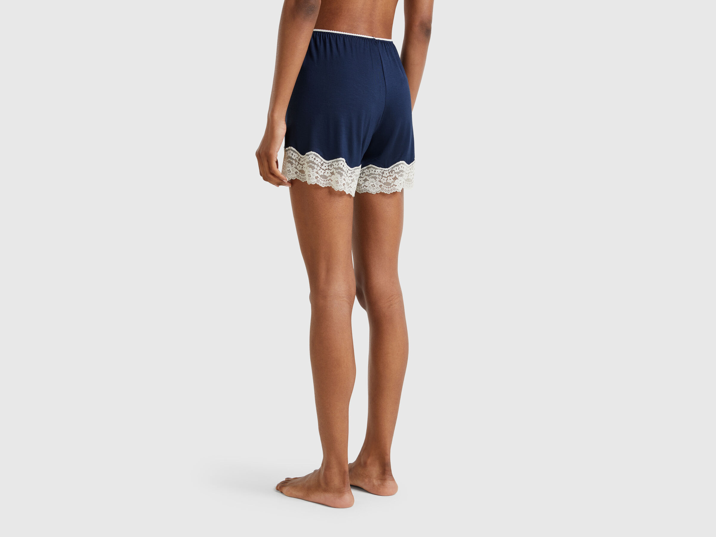 SHORTS Women image number 1