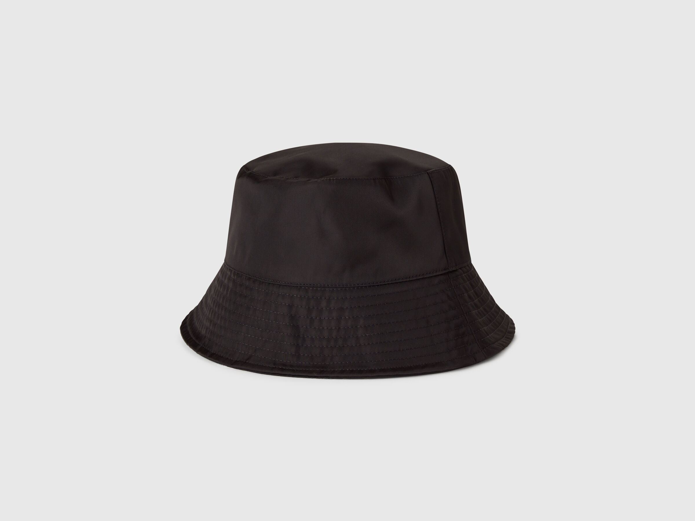 HAT Women image number 1