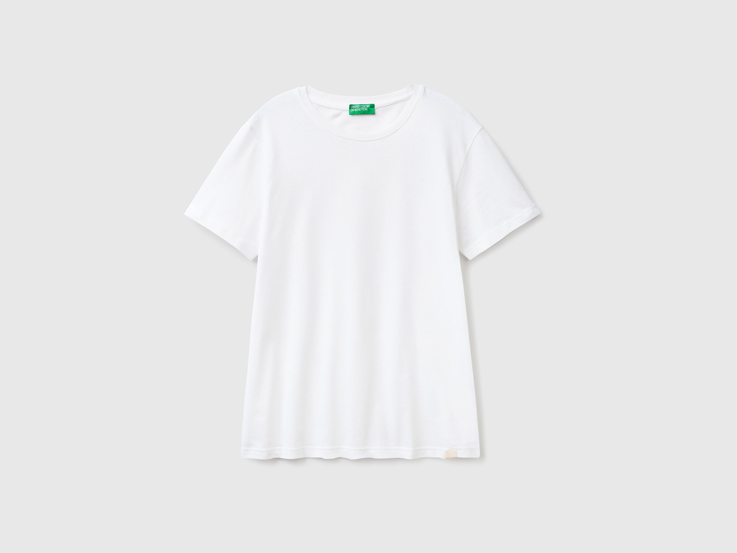 White plain on sale t shirt