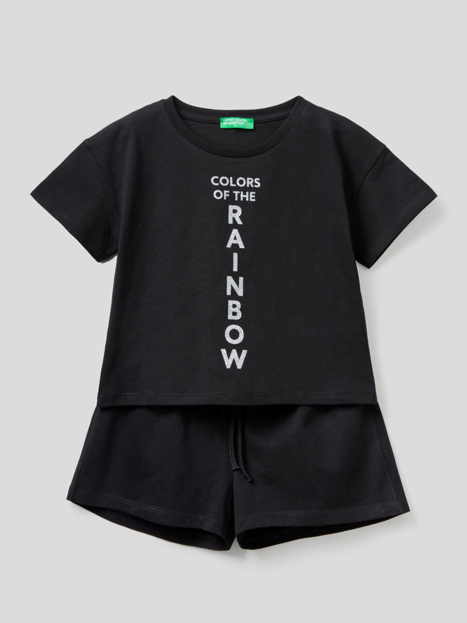 T-shirt and shorts set image number 1