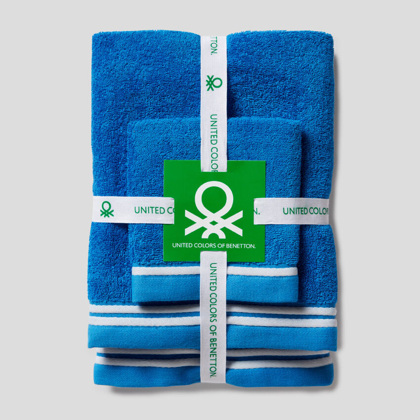 Three towels in pure cotton