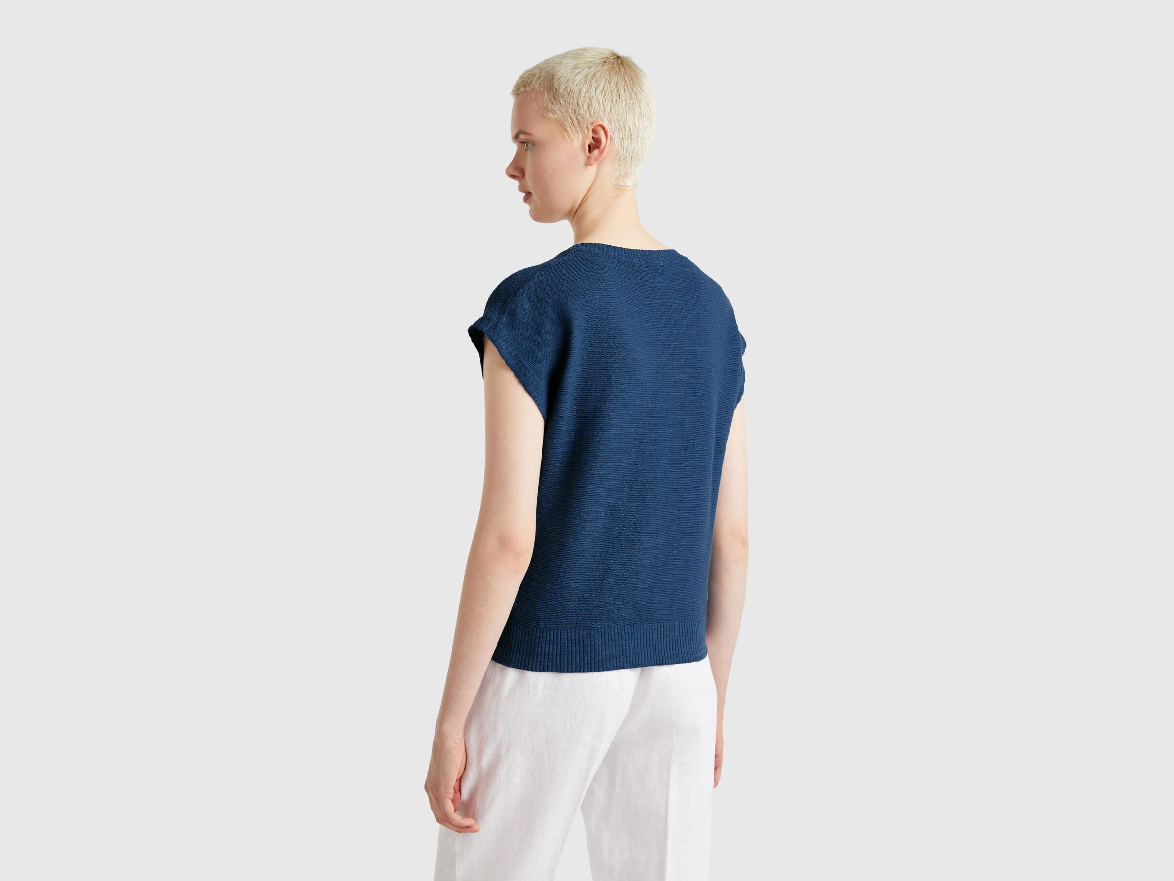 SLEEVELESS SWEATER Women image number 1