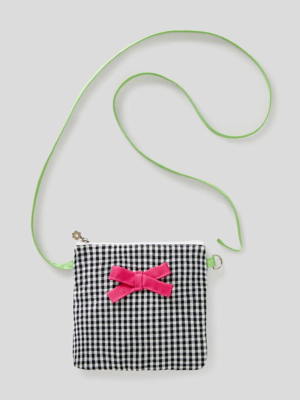 Patterned fabric shoulder bag image number 1