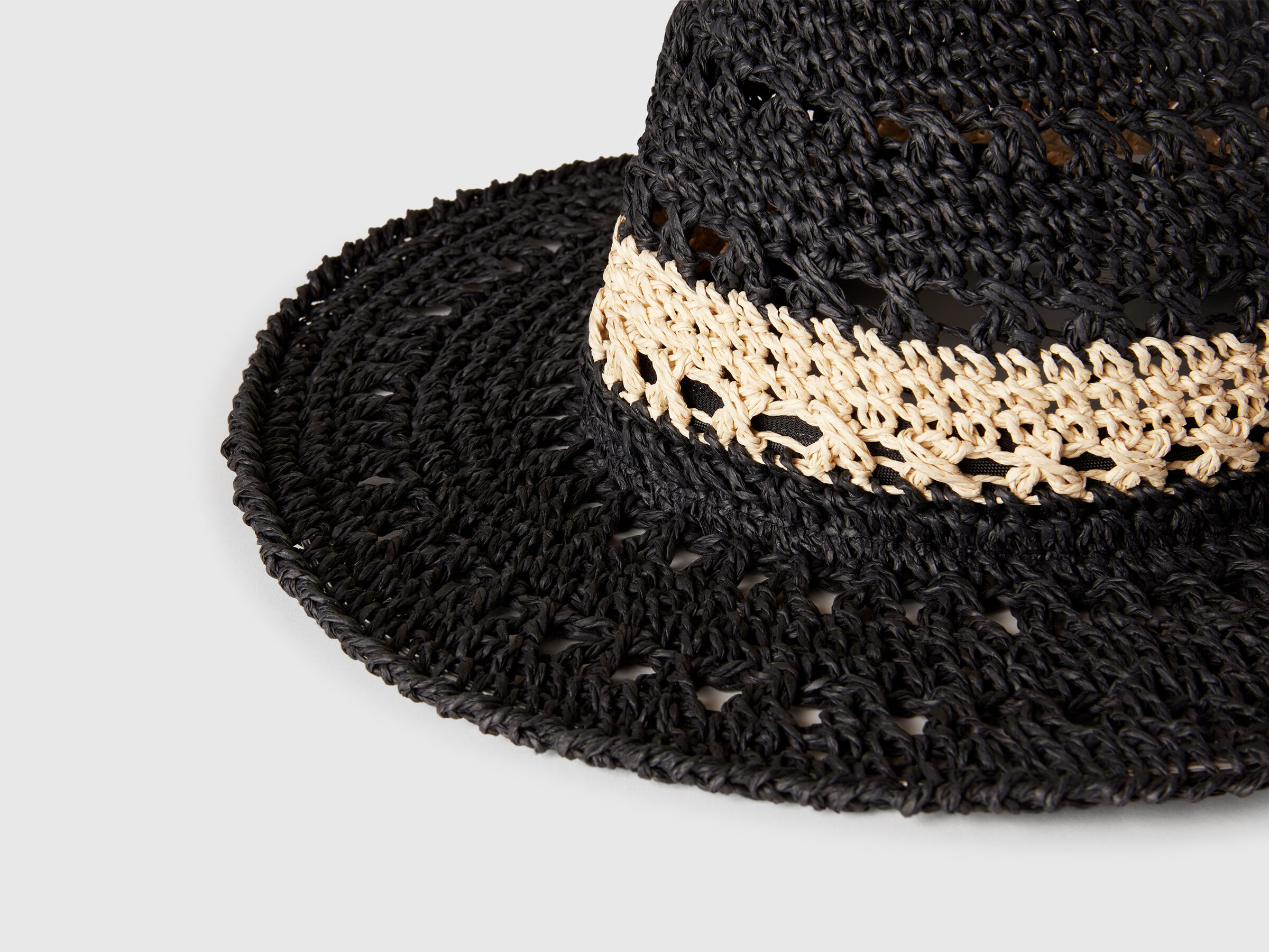 HAT Women image number 2