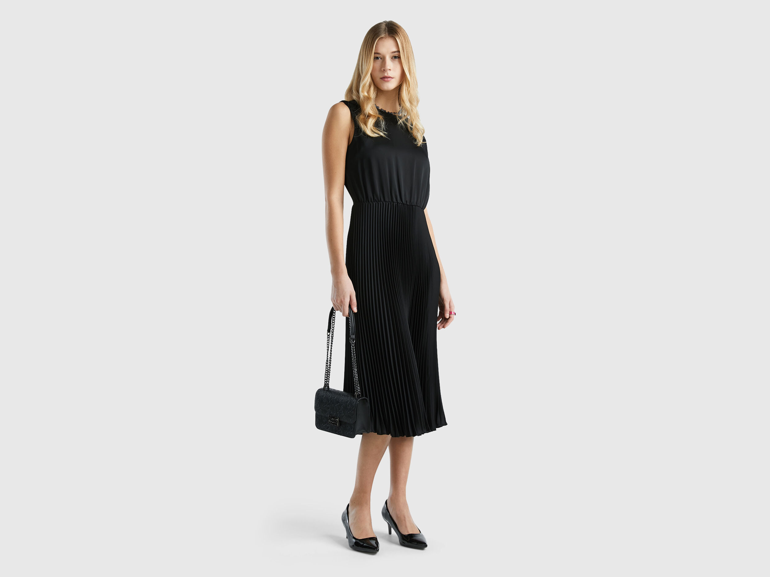 Midi dress with pleated skirt