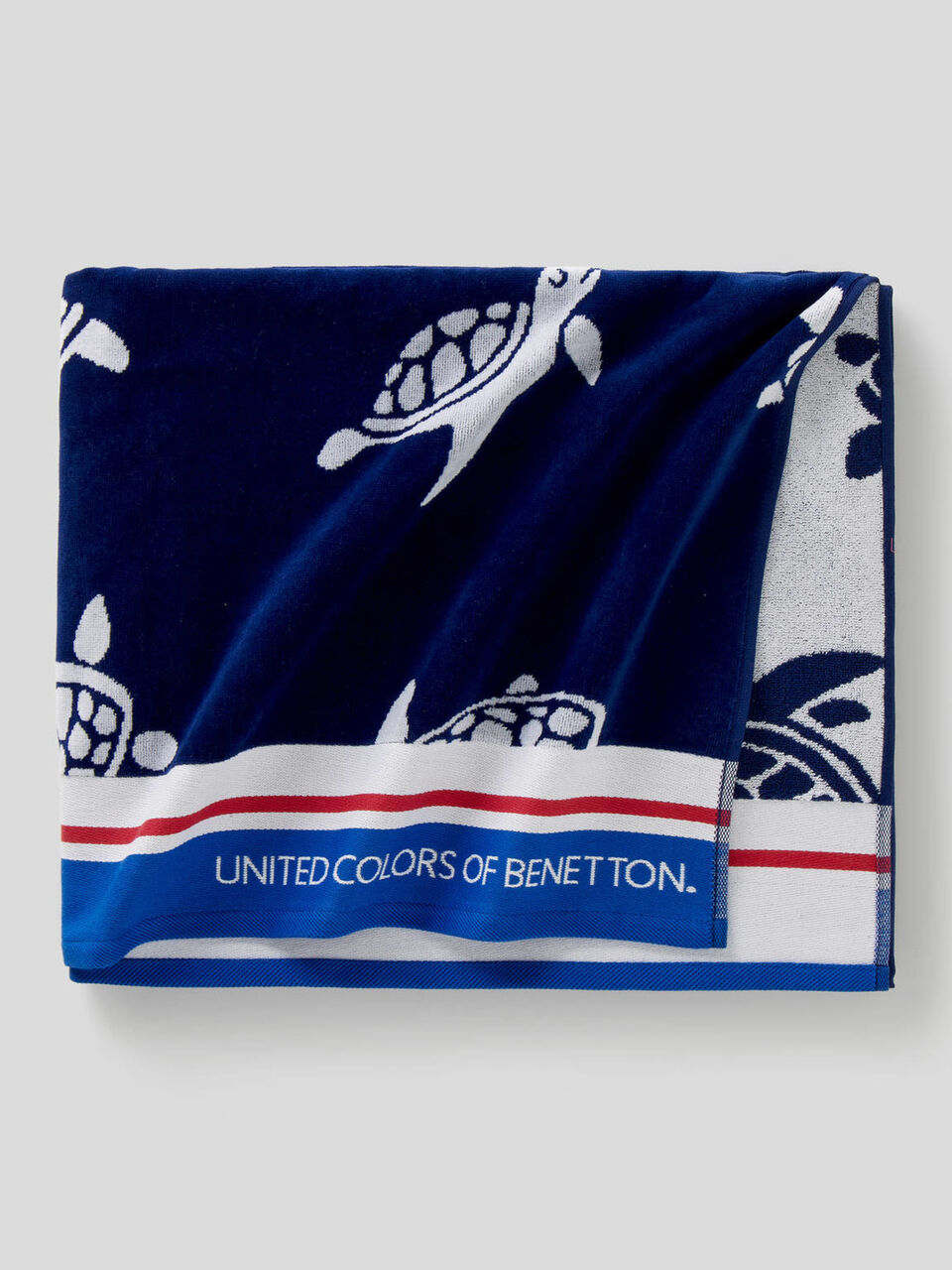 Patterned beach towel image number 1