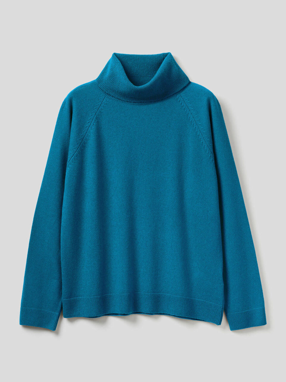 Turtleneck sweater in cashmere and wool blend image number 1