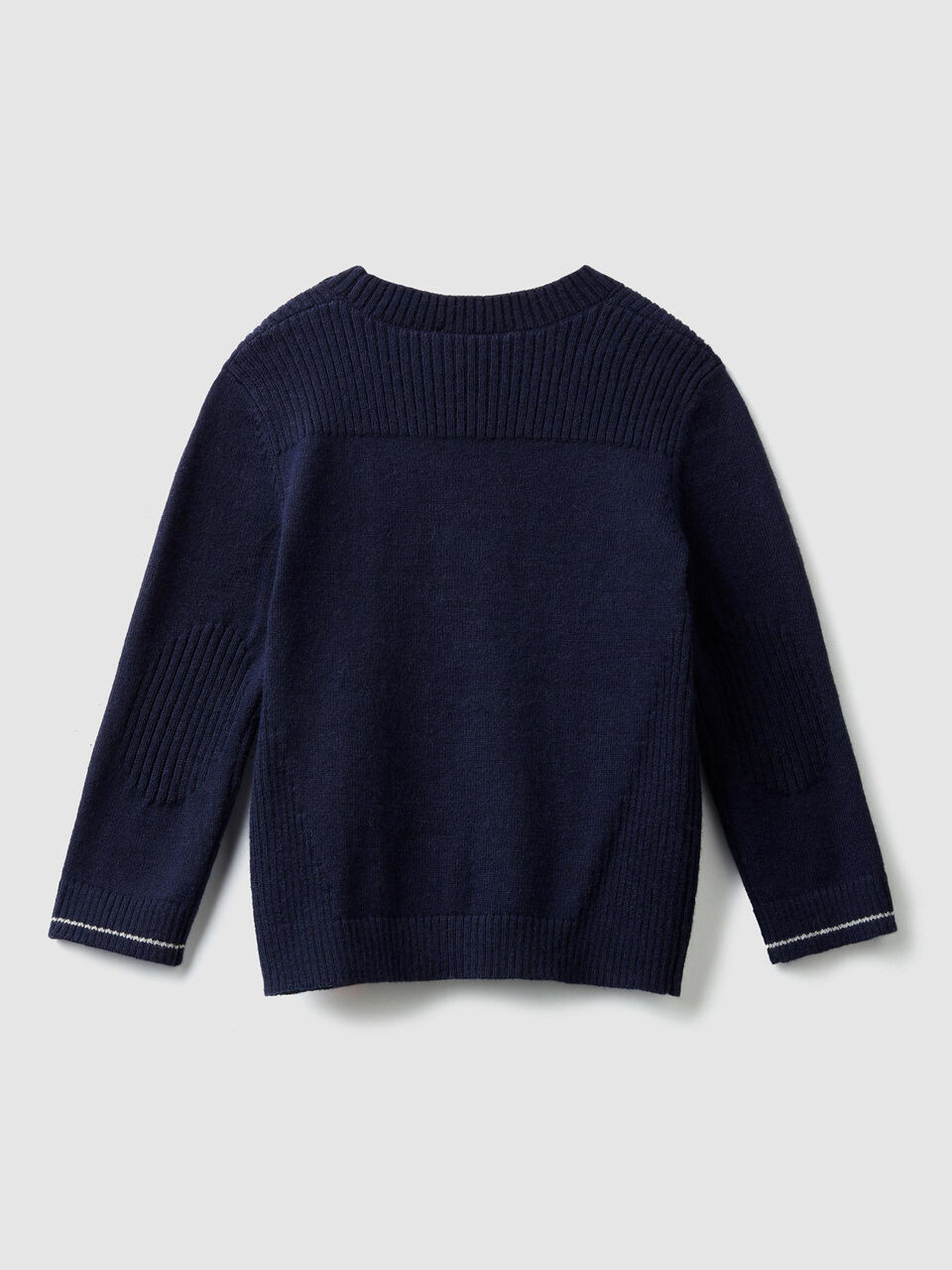 V-neck cardigan image number 2