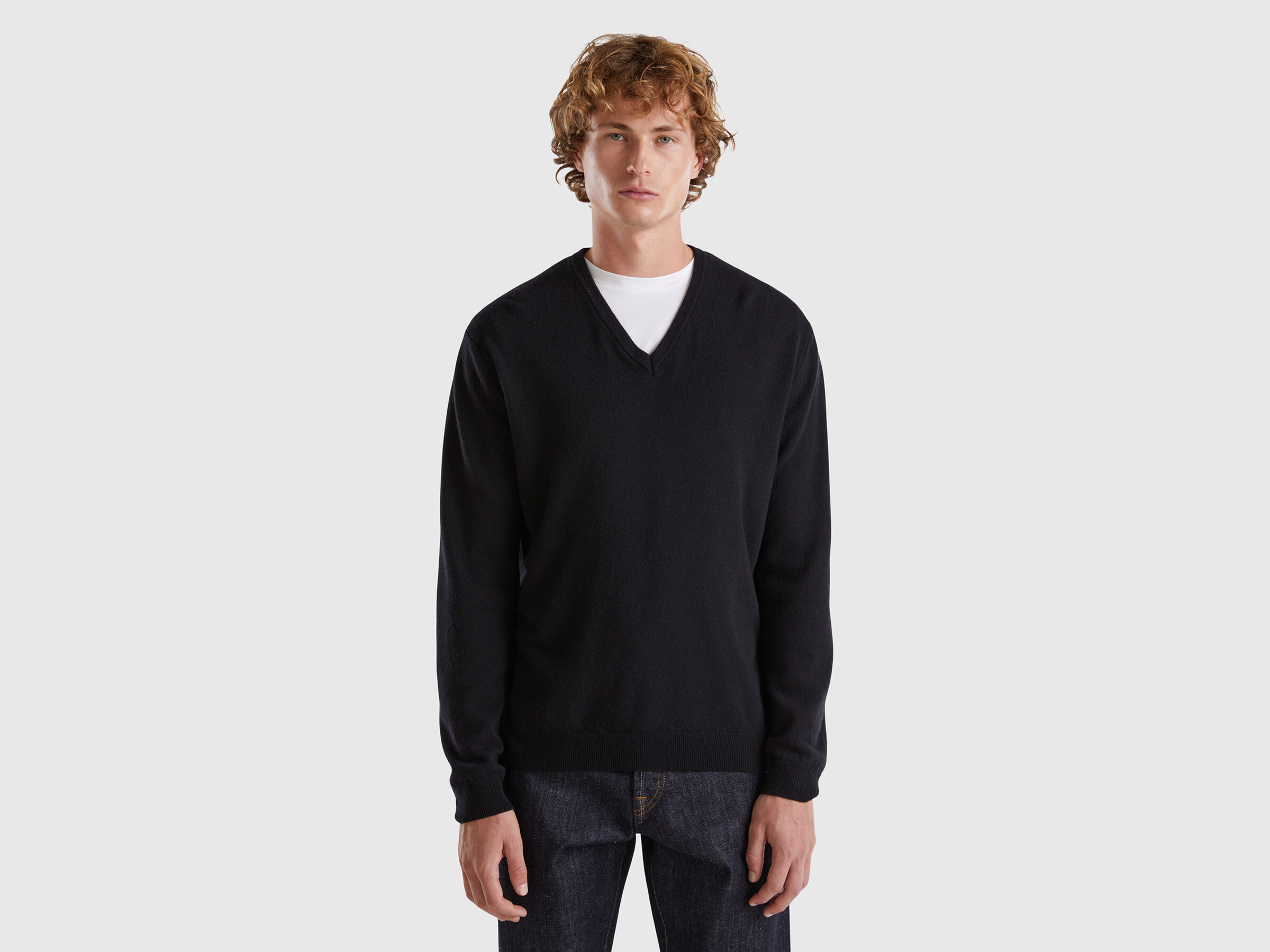 V NECK SWEATER L/S Men image number 0