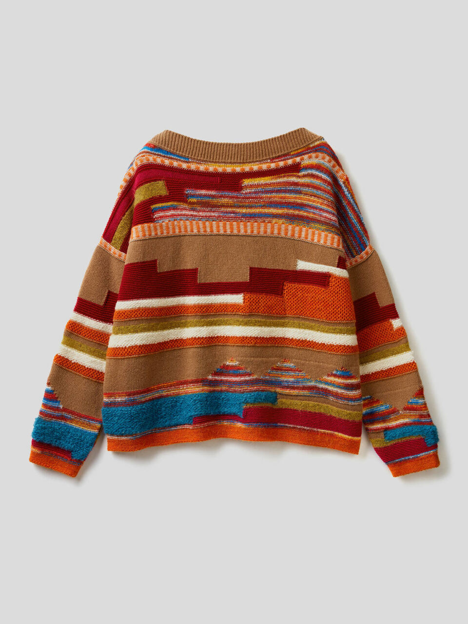 Multicolor sweater with inlaid designs image number 2