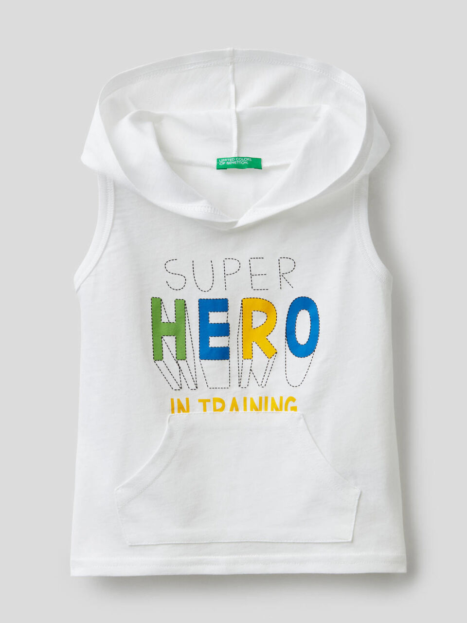 Sleeveless t-shirt with hood image number 1