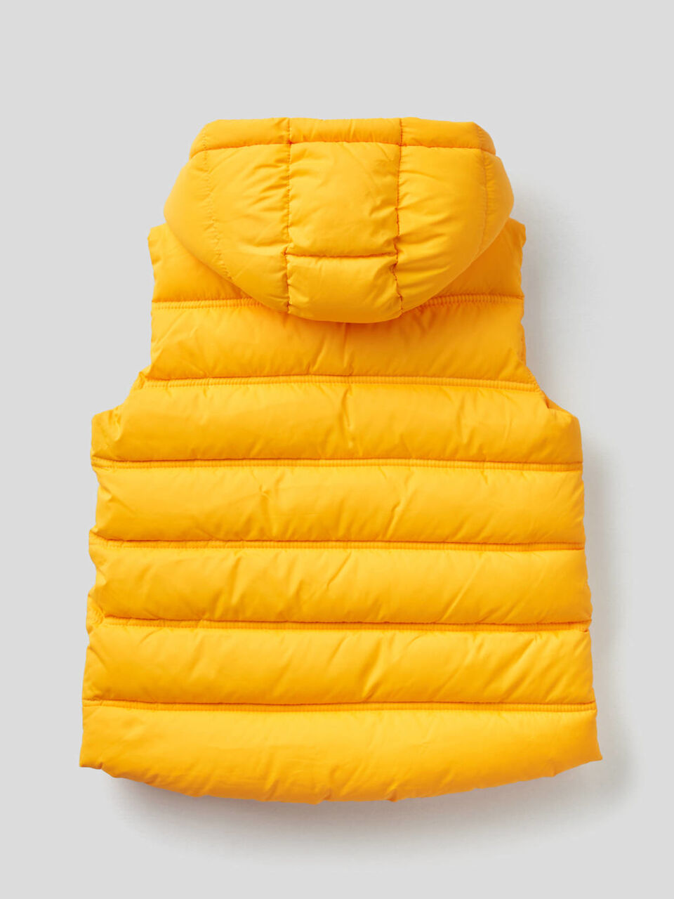 Sleeveless padded jacket image number 2