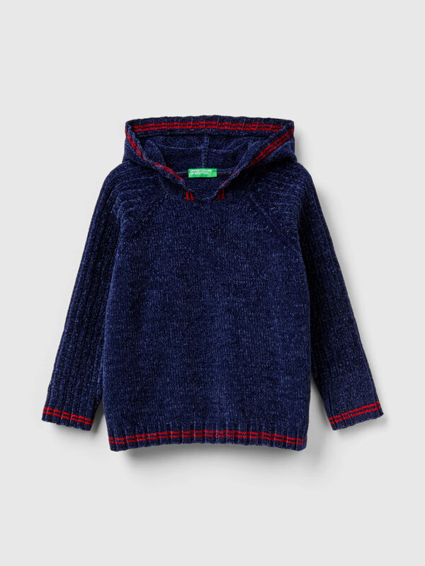 Sweater in chenille with hood