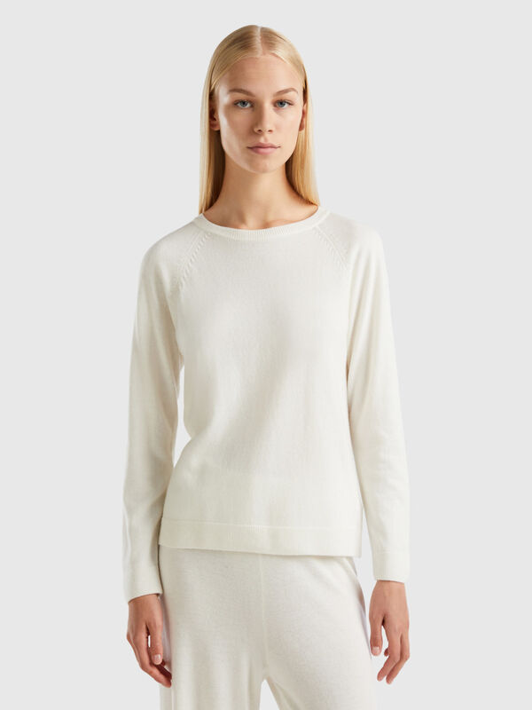 Cream crew neck sweater in cashmere and wool blend Women