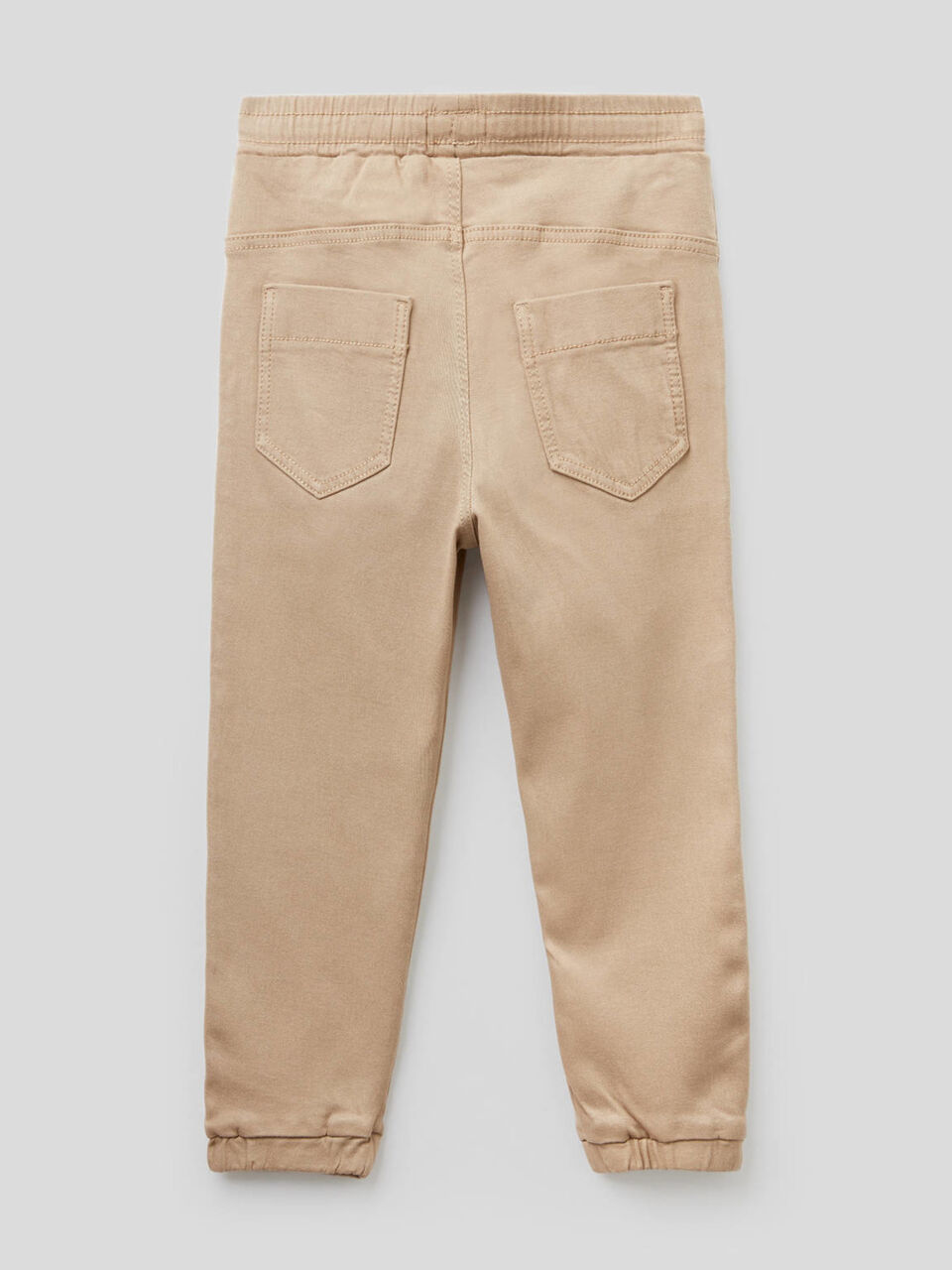 Trousers with drawstring and maxi pockets image number 2