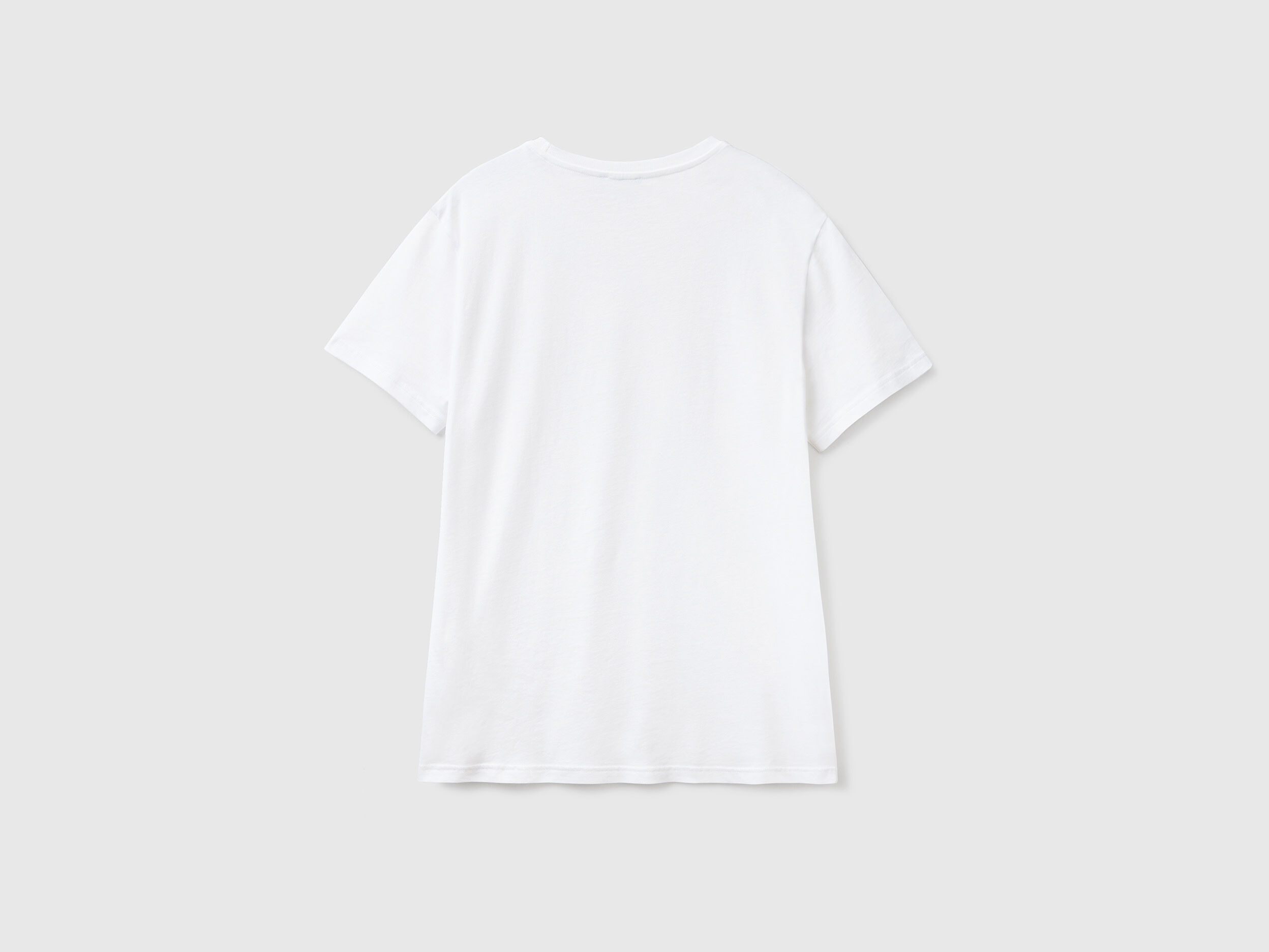 This t shirt is white deals