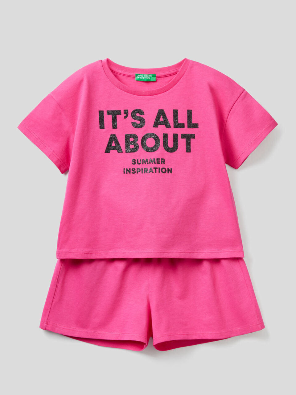 T-shirt and shorts set image number 1