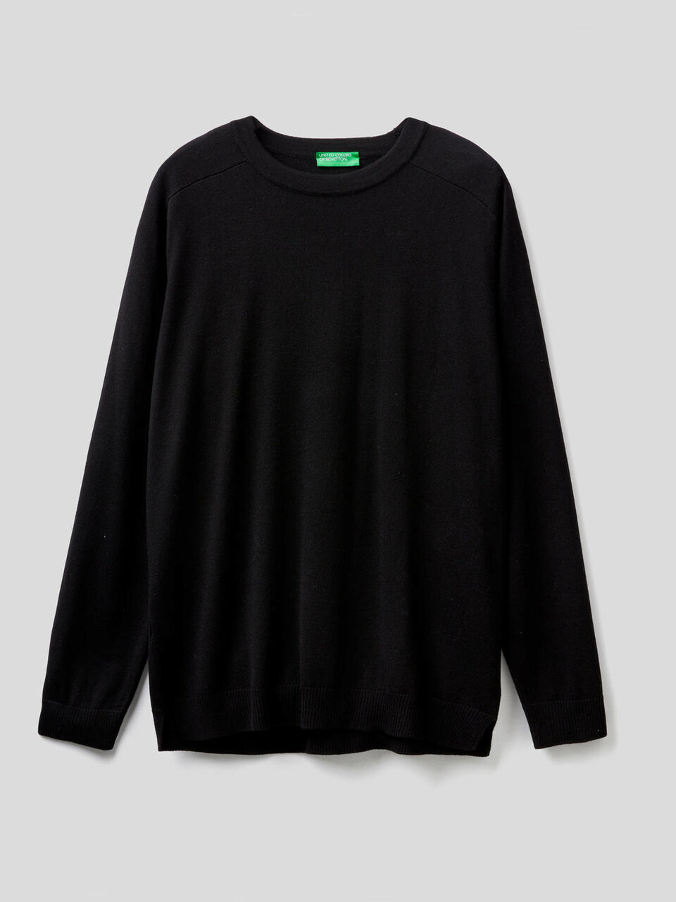 Solid colored crew neck sweater image number 1