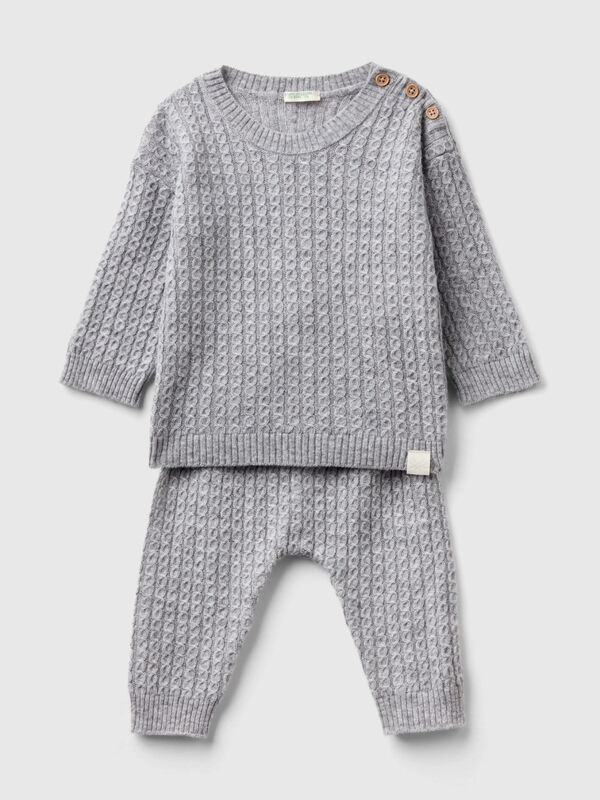 Set in cashmere and wool blend New Born (0-18 months)