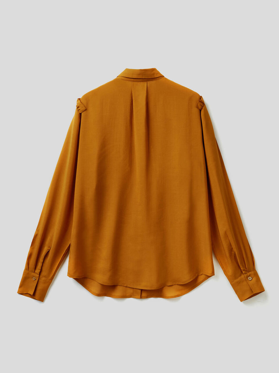 Flowy shirt with rouches image number 2