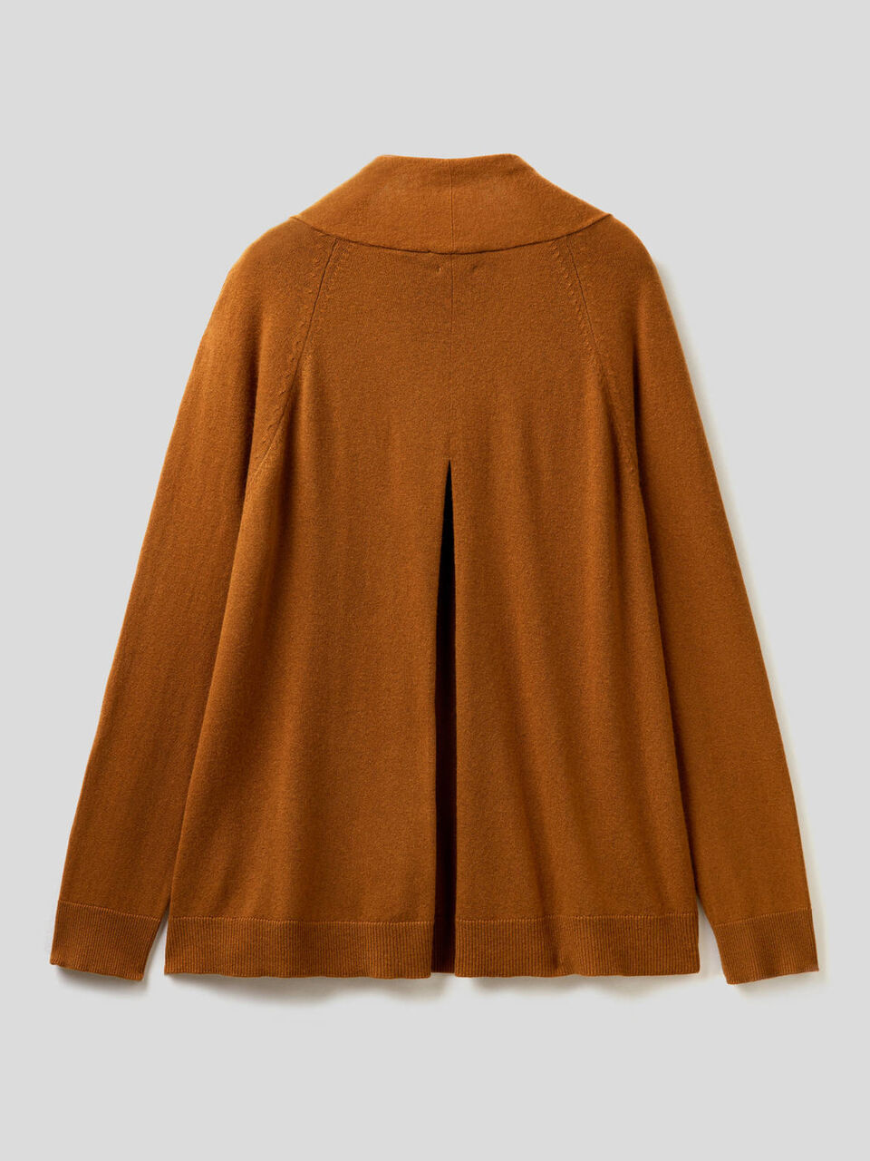 Cardigan with pleat on the back image number 2