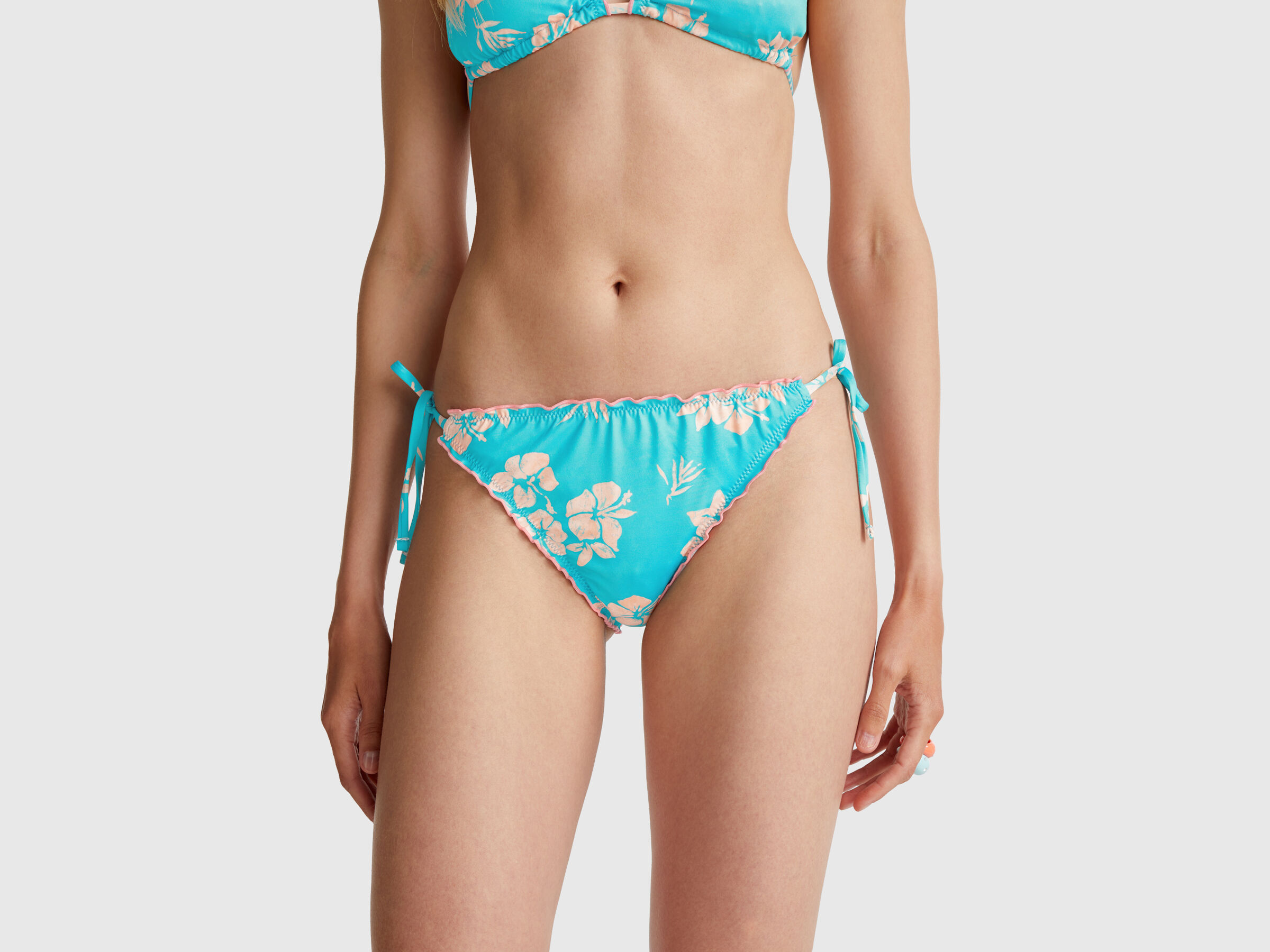 SWIMMING BRIEFS Women image number 0