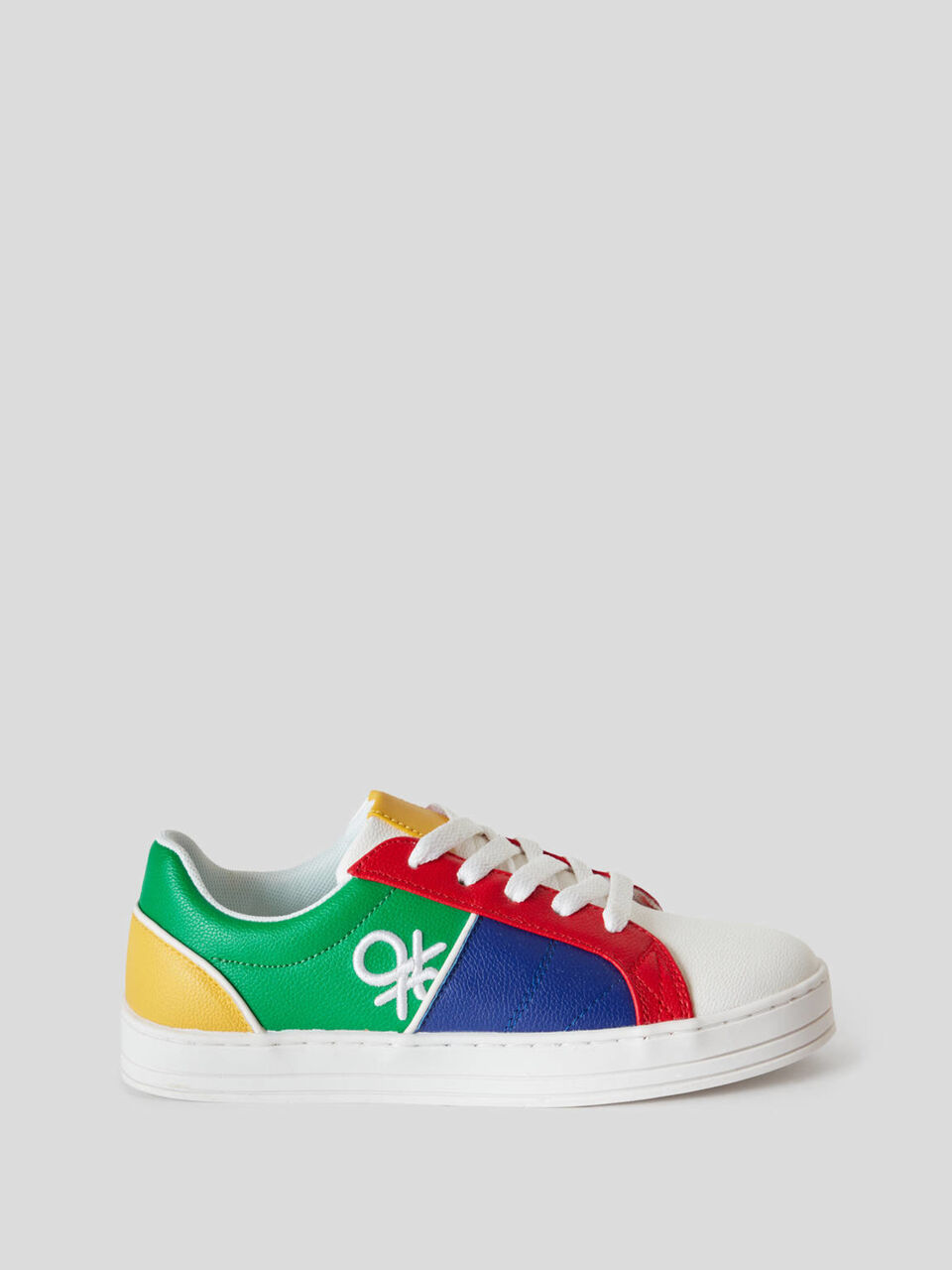 Low-top sneakers image number 1