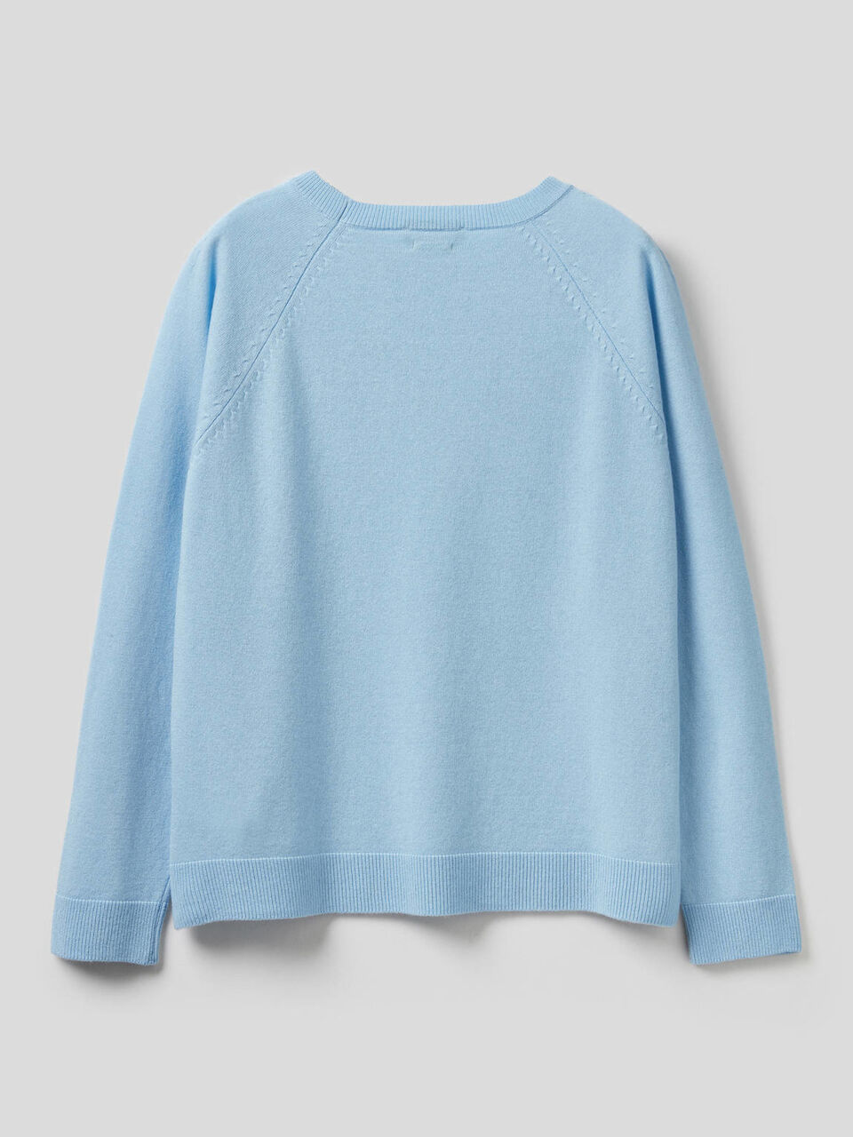 Crew neck sweater in cashmere and wool blend image number 2