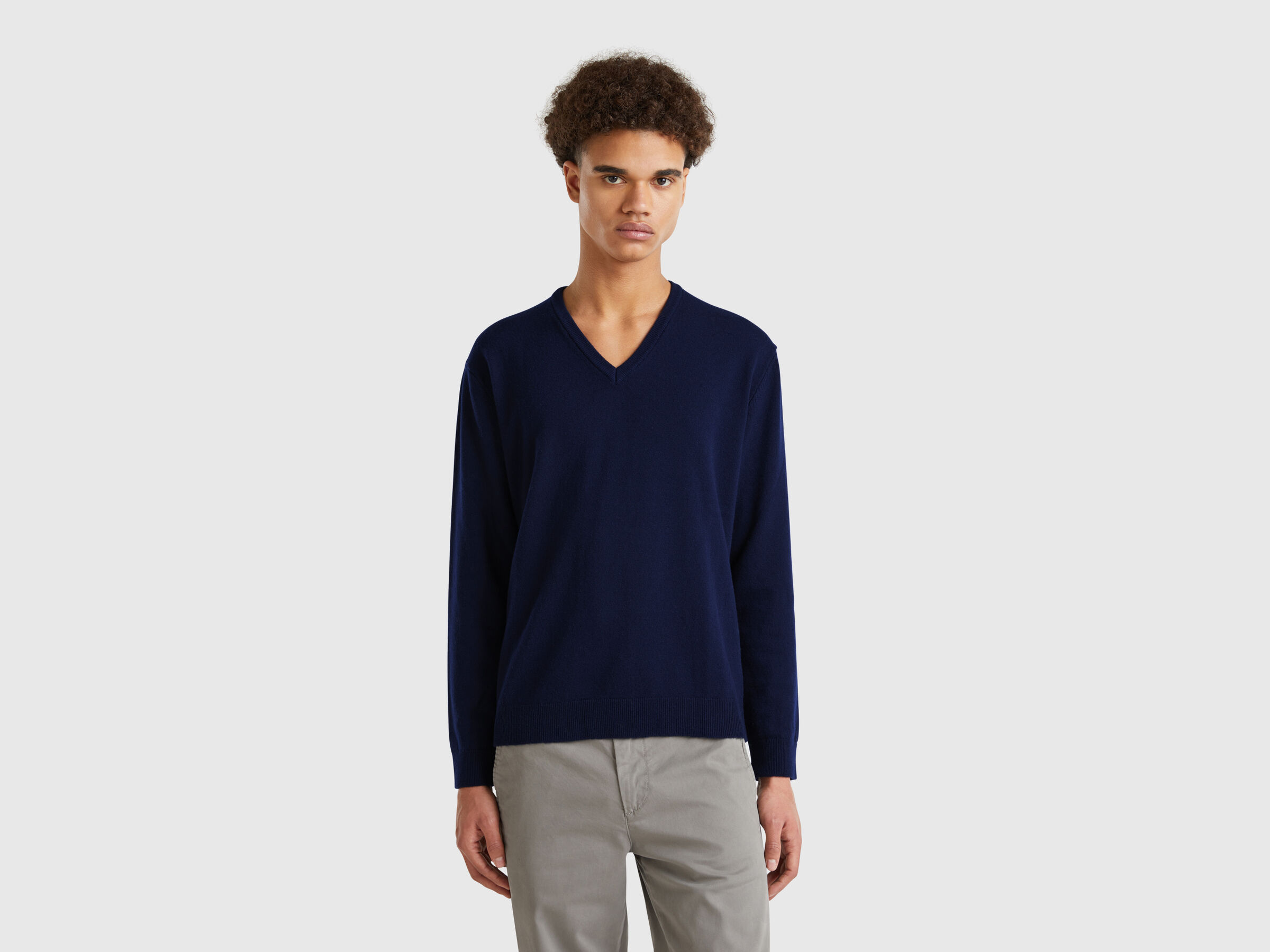 V NECK SWEATER L/S Men image number 0
