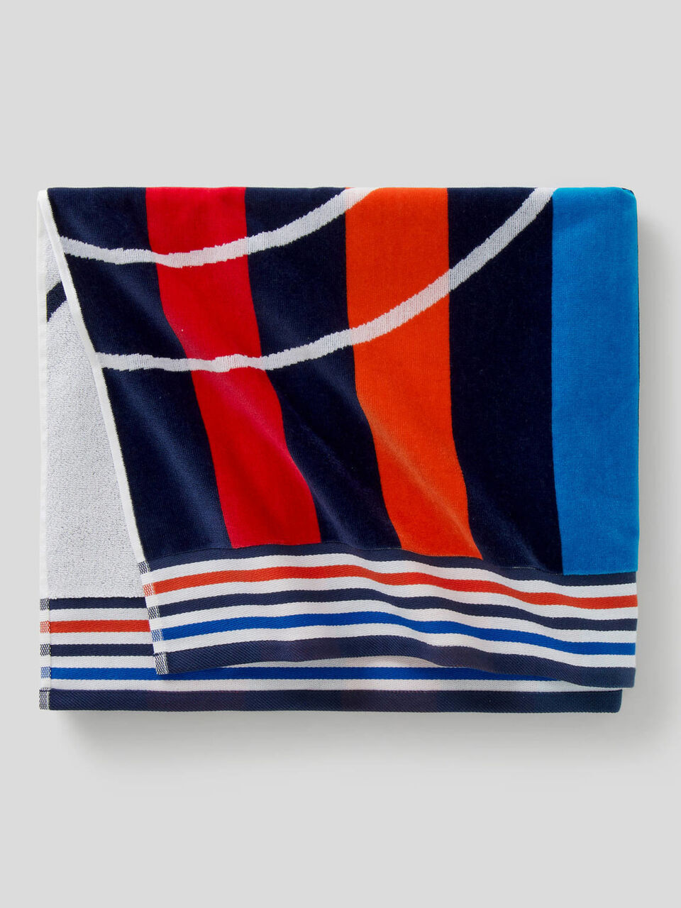 Patterned beach towel image number 1