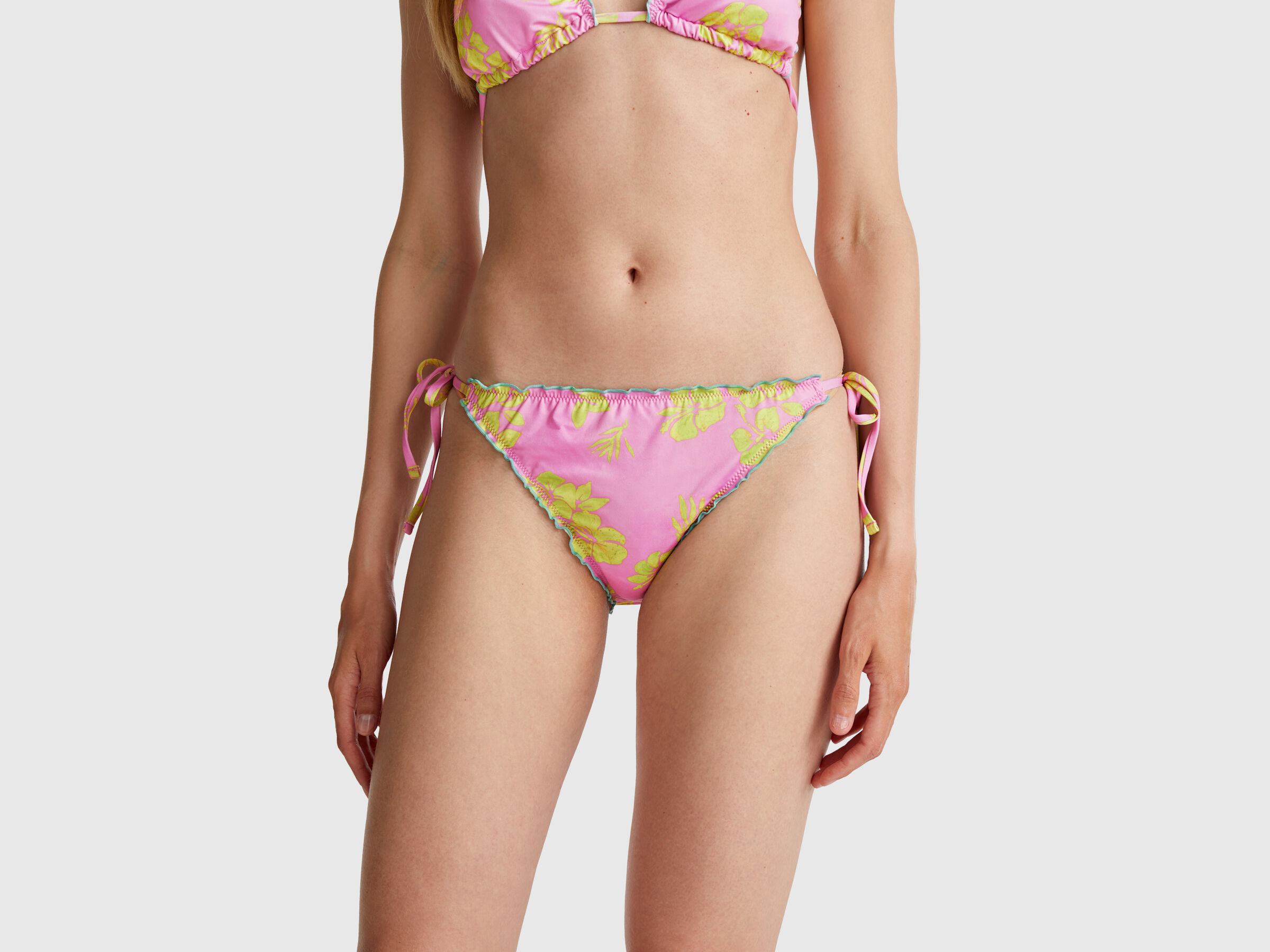 SWIMMING BRIEFS Women image number 0