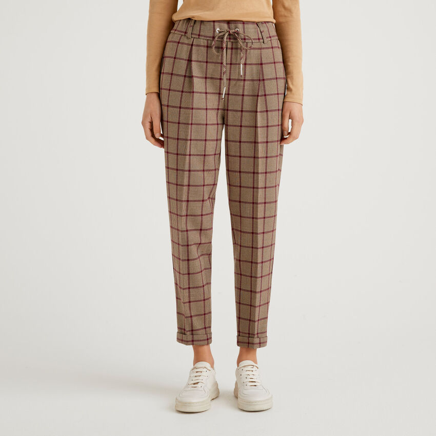 Patterned trousers with elastic waist