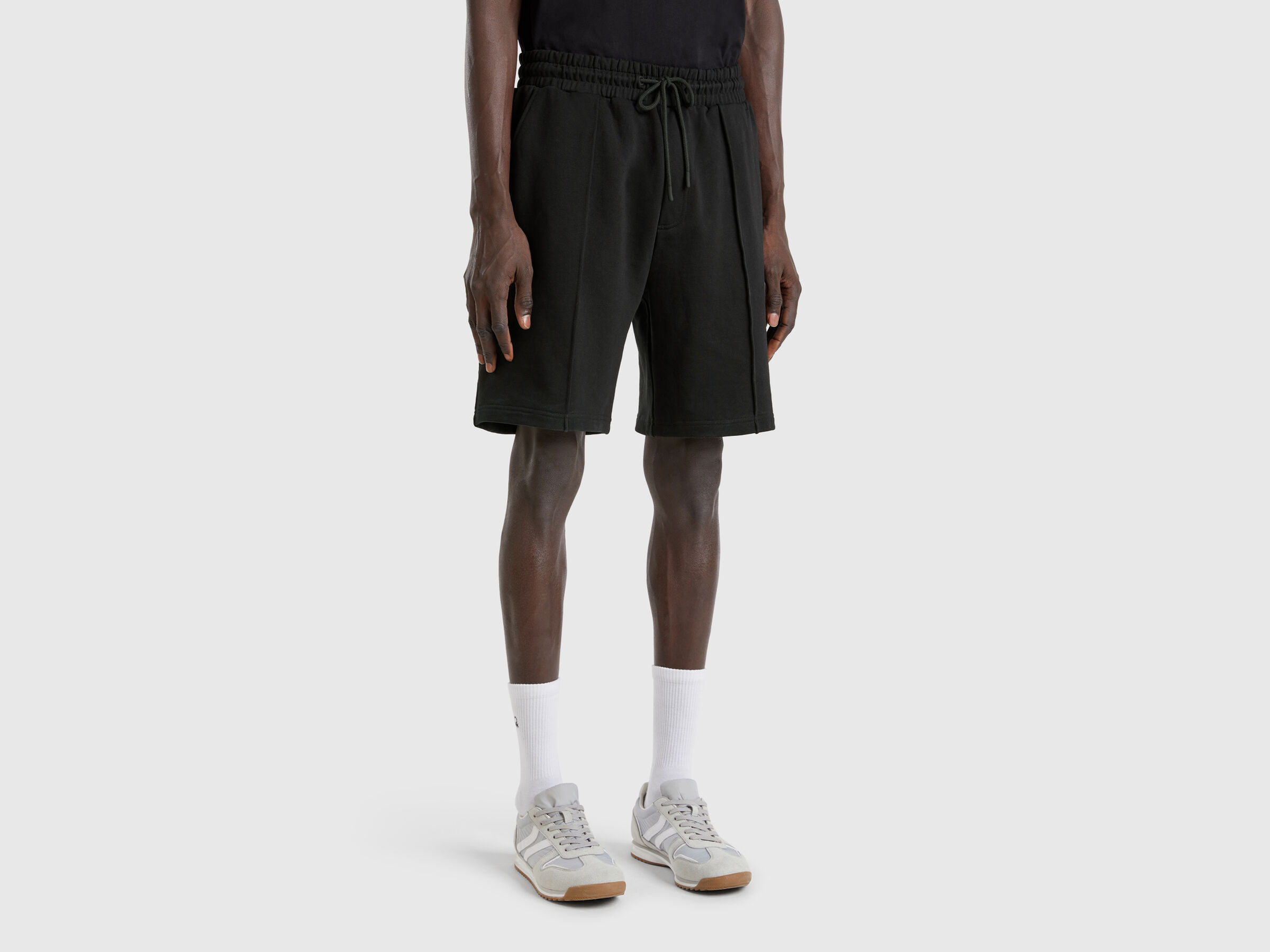 BERMUDA Men image number 0