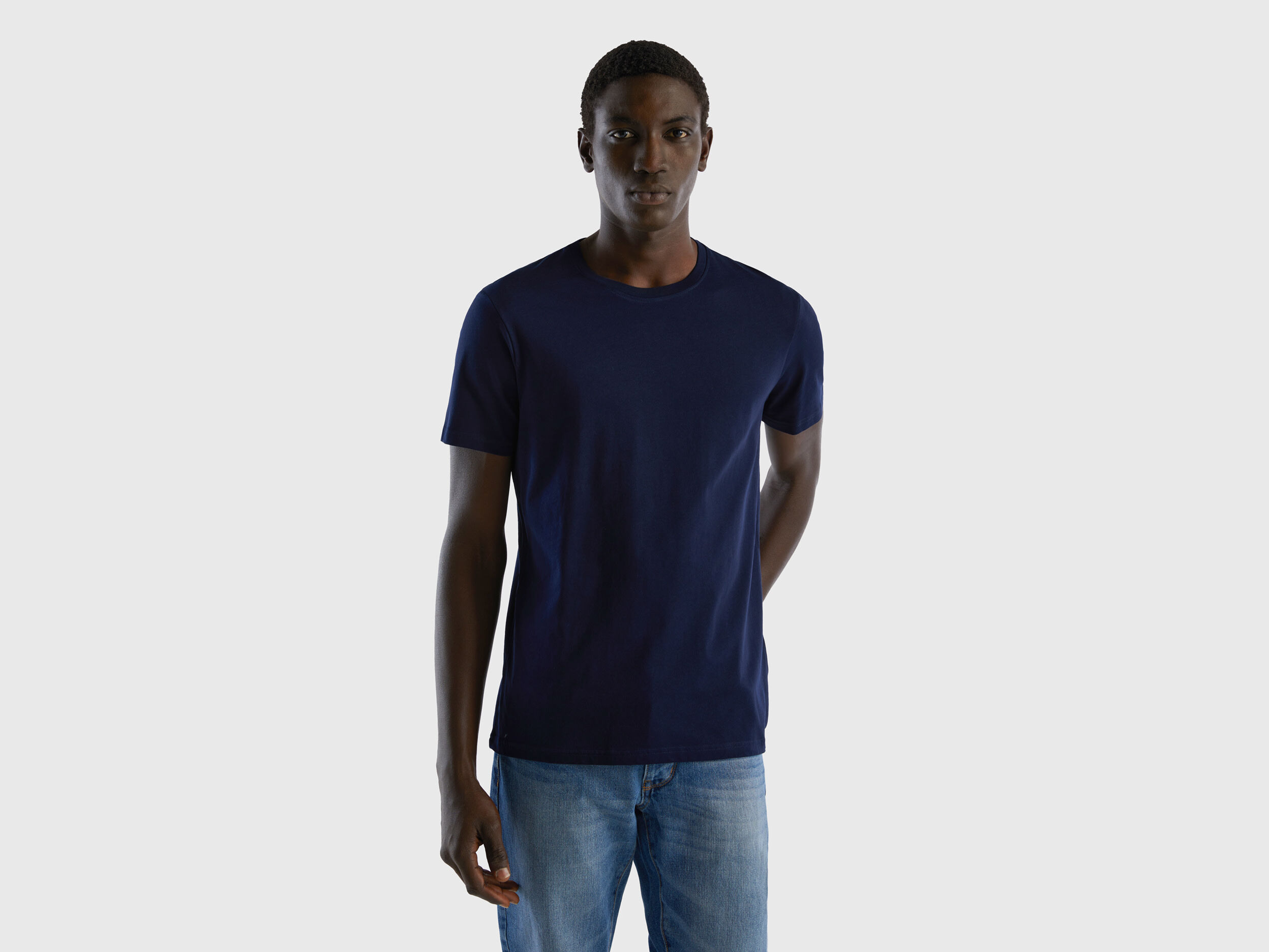 Navy blue sales t shirt